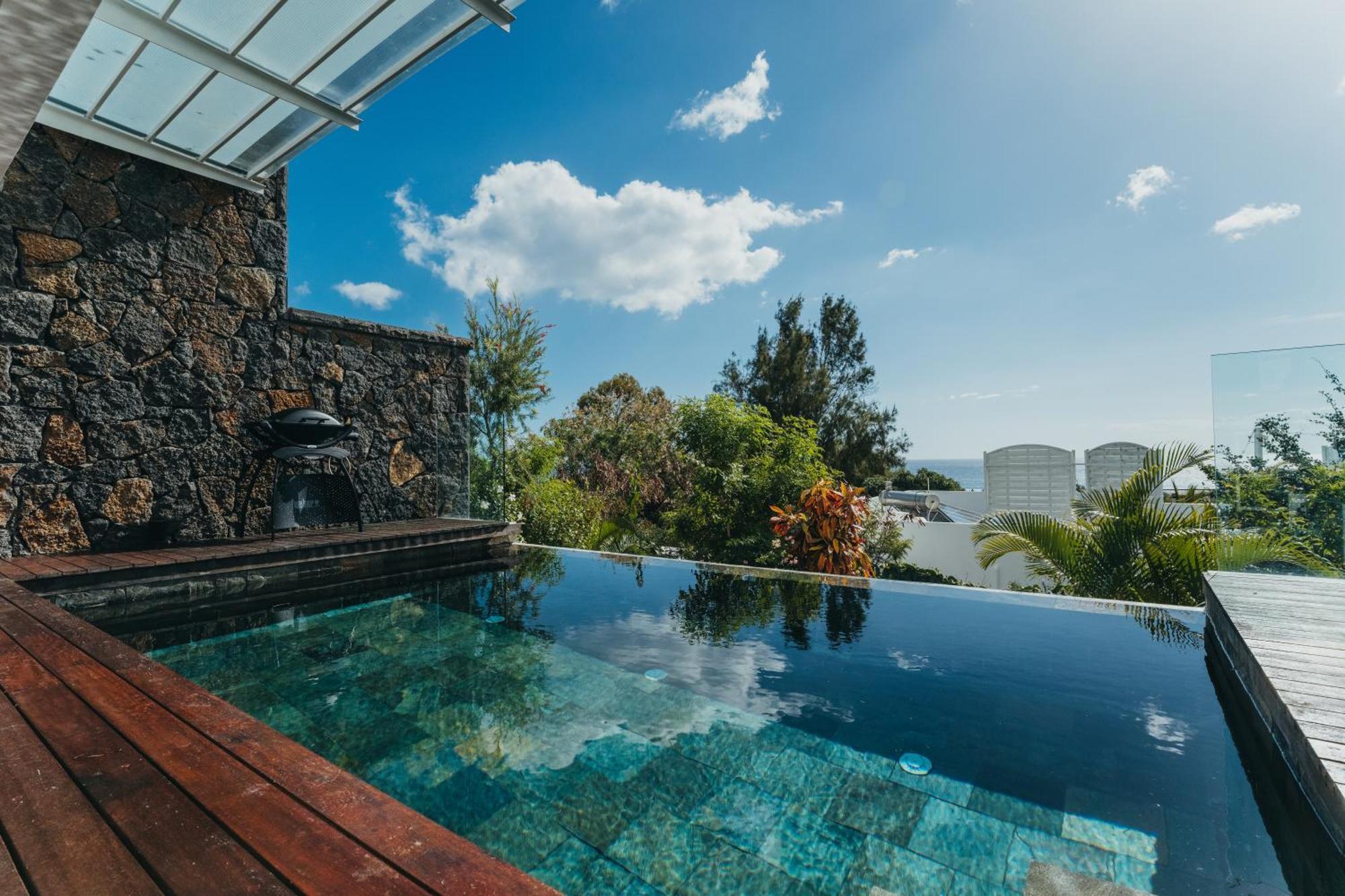 Appartement De Luxe Piscine Et Vue Mer Rivière Noire Zewnętrze zdjęcie