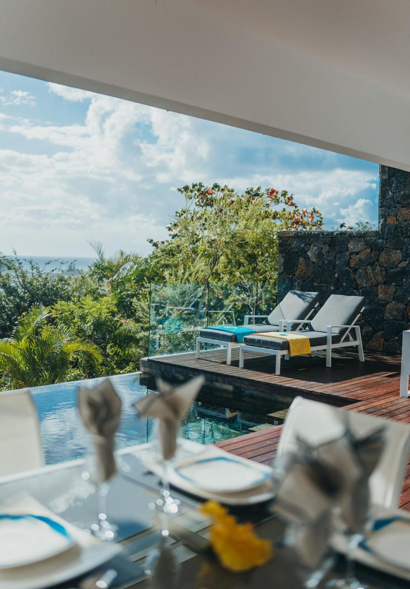 Appartement De Luxe Piscine Et Vue Mer Rivière Noire Zewnętrze zdjęcie